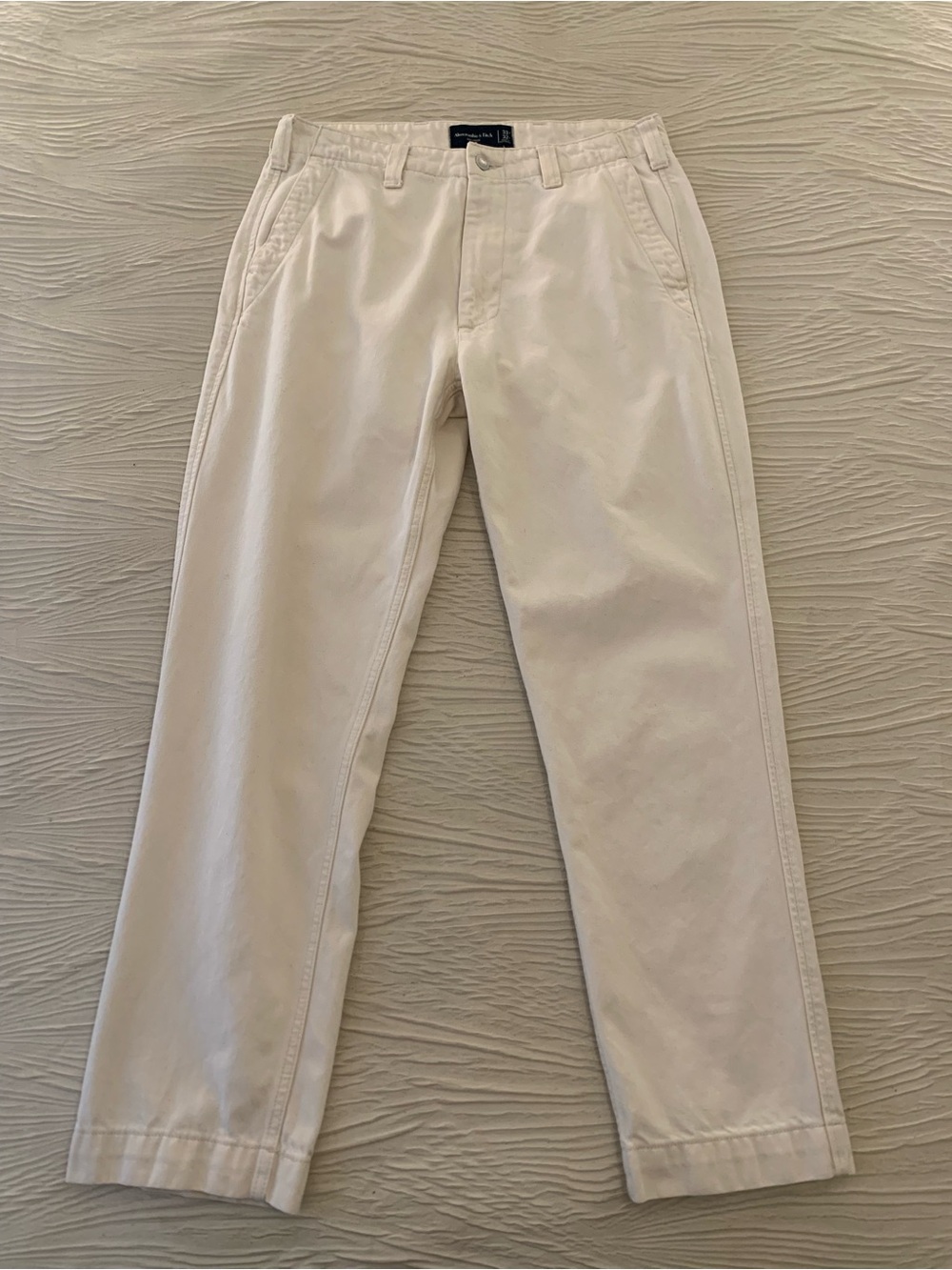Abercrombie “90s Loose” Cream Colored Denim Flat Front Pants, size 33x32